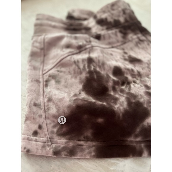 Lululemon Inner Glow High-Rise Short 3" - Picture 3 of 4